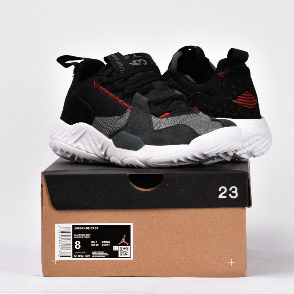 JORDAN DELTA SP BLACK/DARK GREY