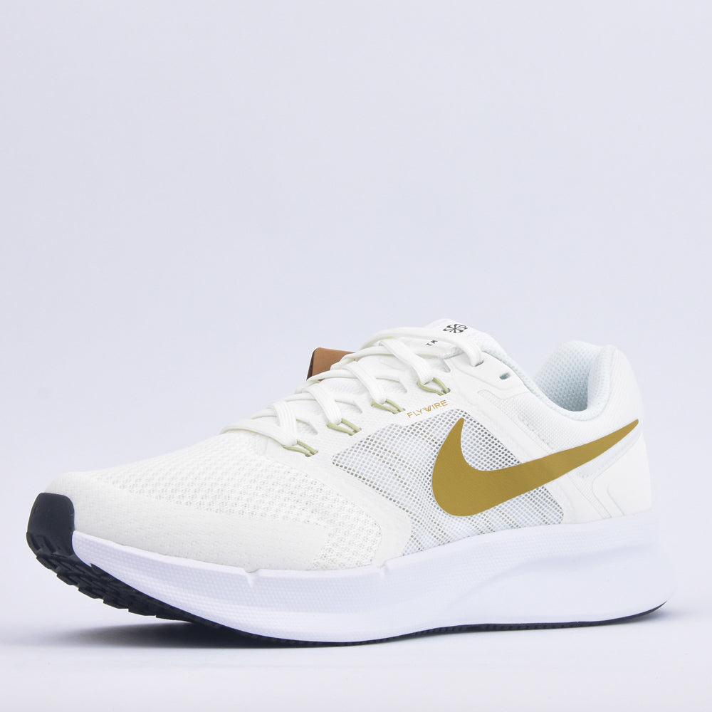 NIKE RUN SWIFT 3 White/Photon Dust/White/Bronzine